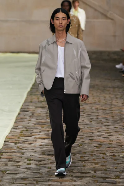 Look 35